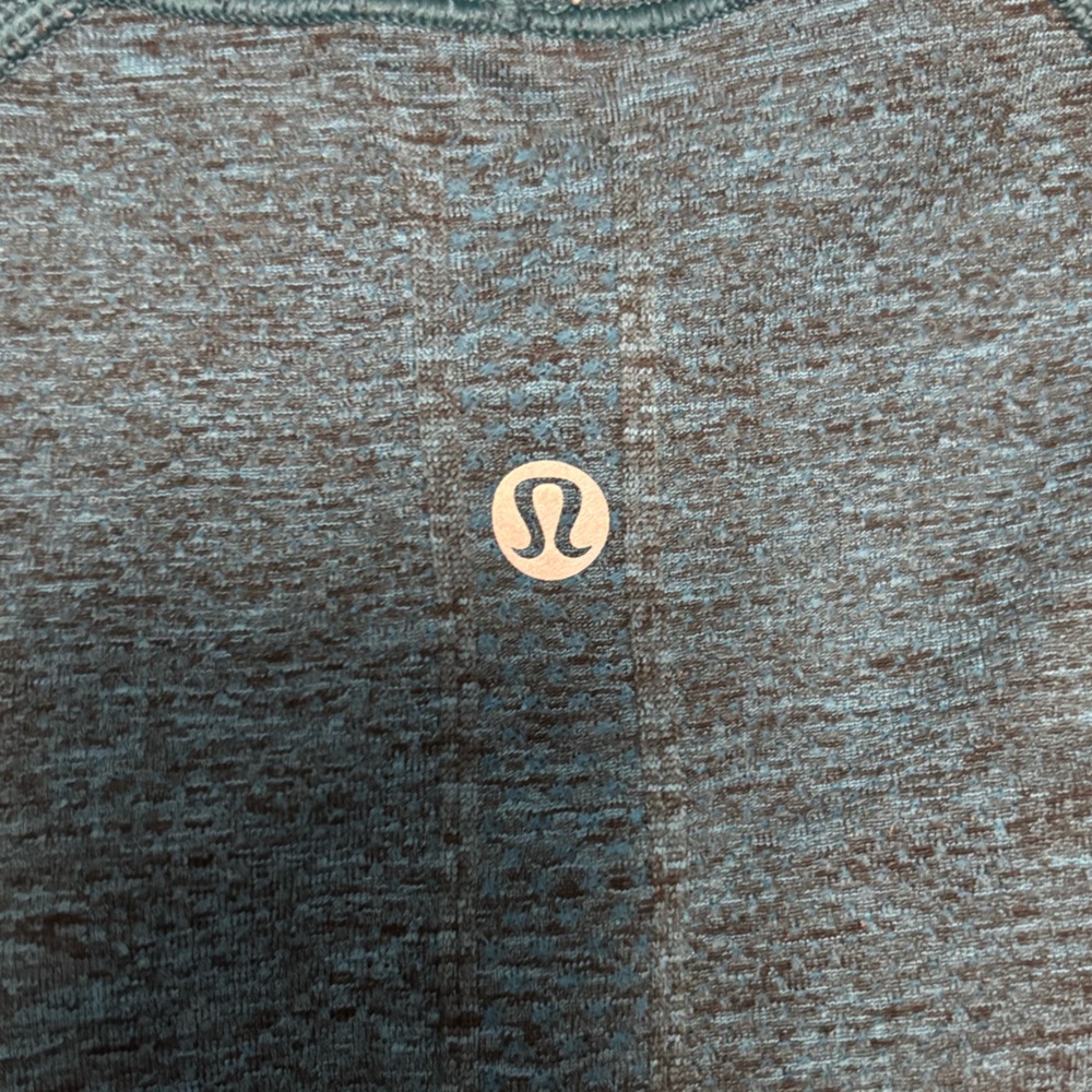 Lululemon shirt - Picture 5 of 5